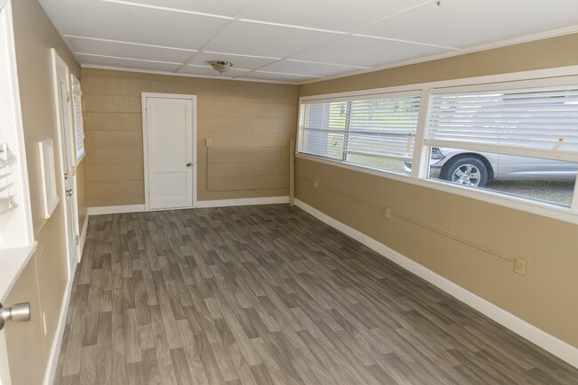 Building Photo - 2106 Melton Ave