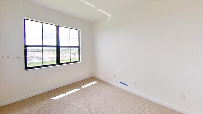 Foto del edificio - 15650 SW 136th St