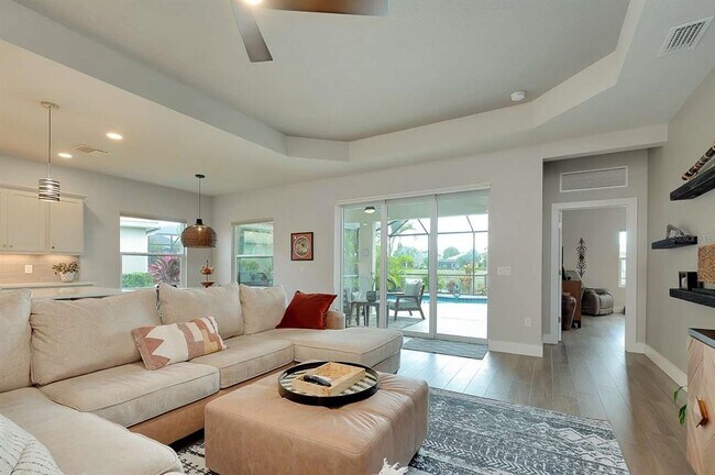 Foto del edificio - 12177 Stuart Dr