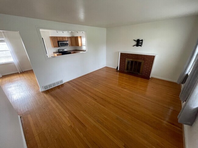 Foto del edificio - 3BD/2BA Tri Level Single Family Home