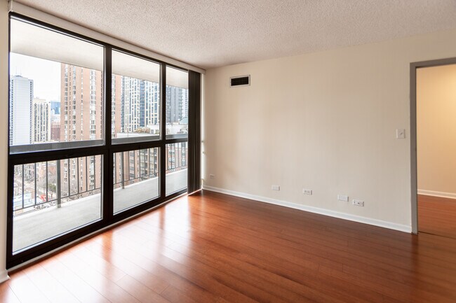 Building Photo - 33 W Delaware Pl