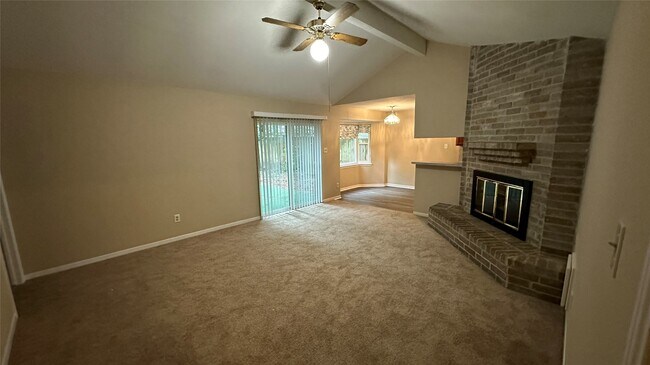 Building Photo - 13 N Deerfoot Cir