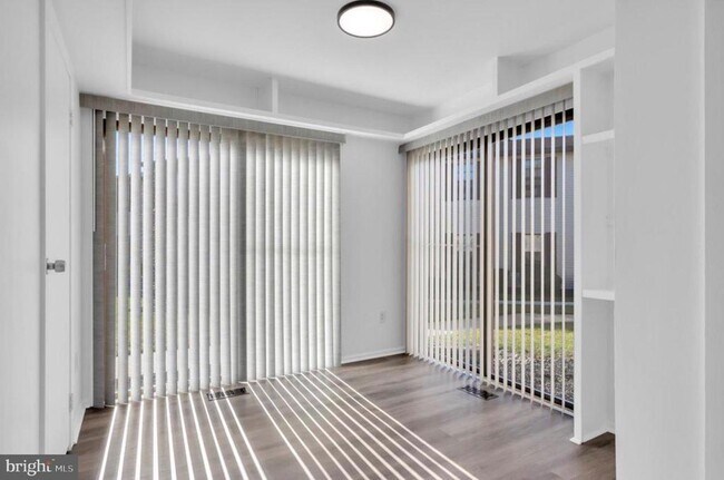 Foto del edificio - 21 Uxbridge Pl
