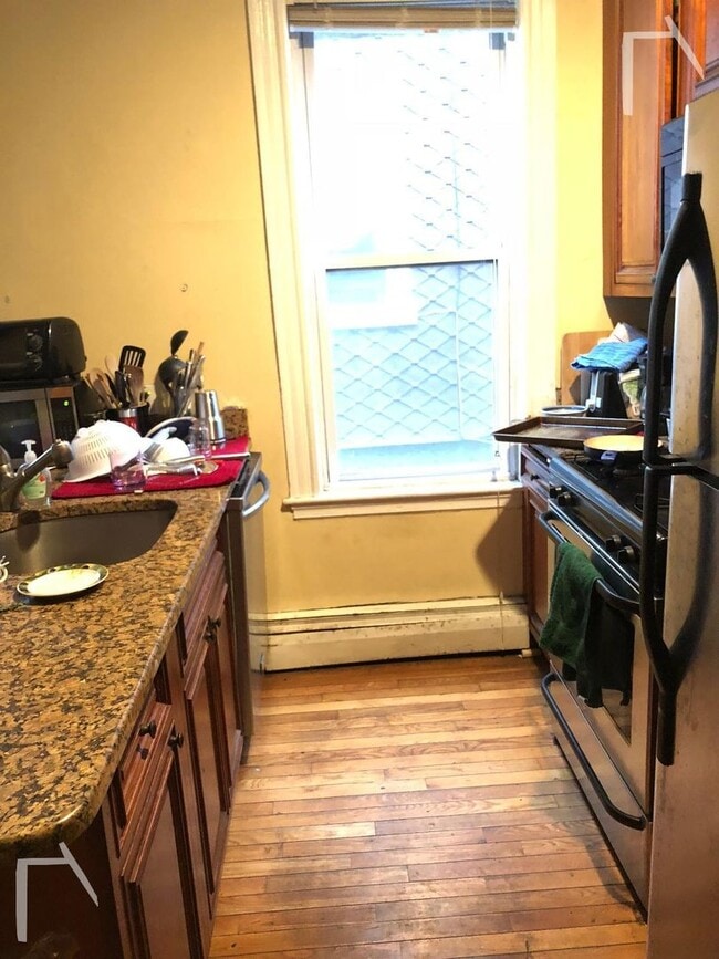 Building Photo - AMAZING 5 BED IN MISSION HILL!!! HOT LISTING!!!