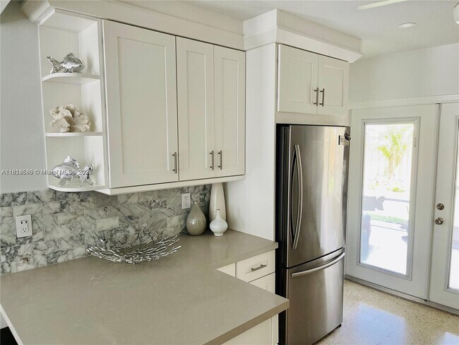 Foto del edificio - 1721 NE 55th St