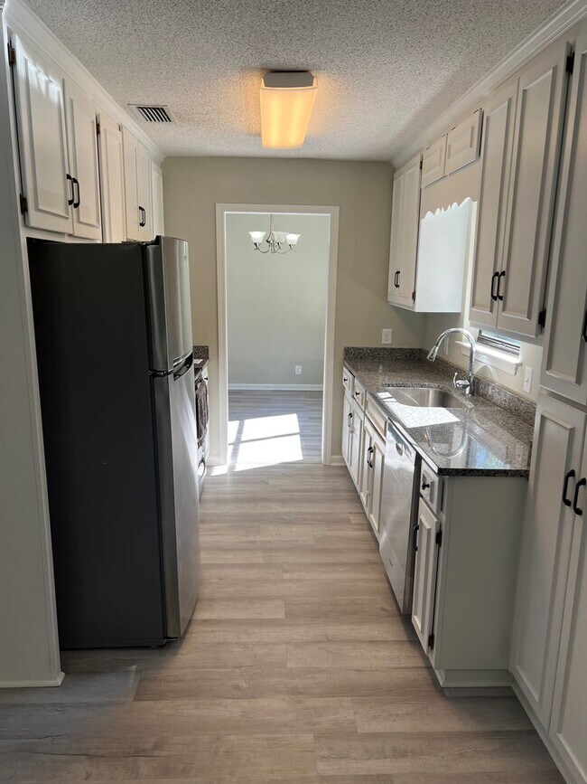 Building Photo - 140 Quail Run