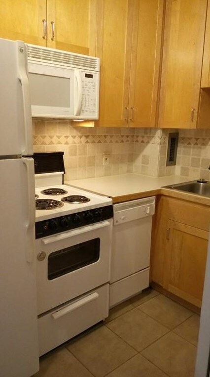 *Pictures are representative samples of the advertised unit. In some cases, the actual units you tou - 16 Winchester St