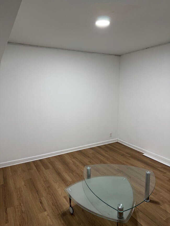 Bedroom - 2730 S Dixie Hwy