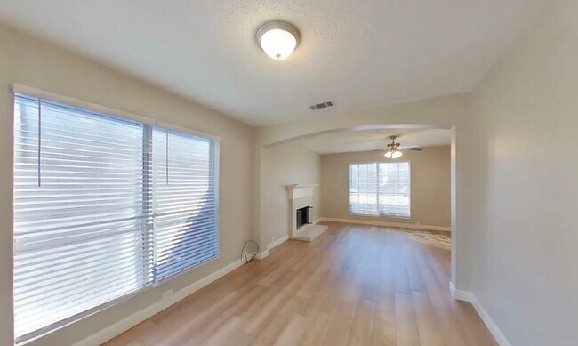 Foto del edificio - Modern 3-Bedroom Sanctuary in a Sought-After Location