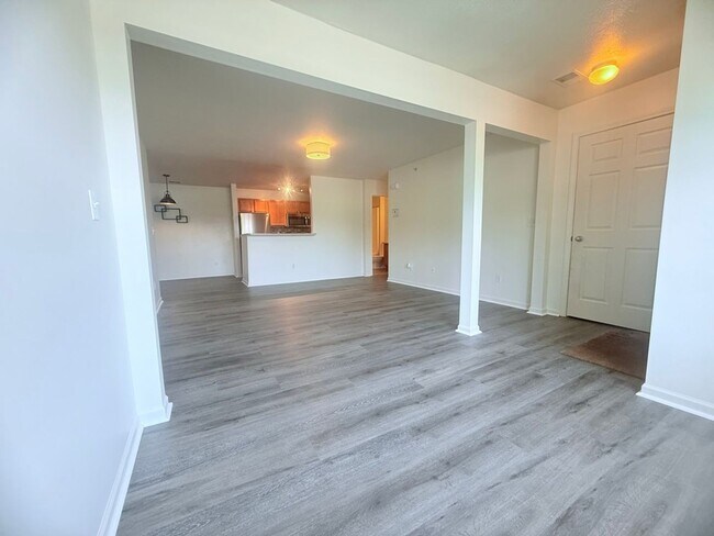 Building Photo - 3-BDR 2-BATH CONDO IN GRAND LEDGE