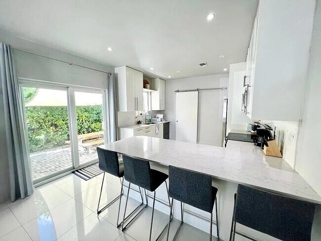 Foto del edificio - 1265 SW 19th Ter