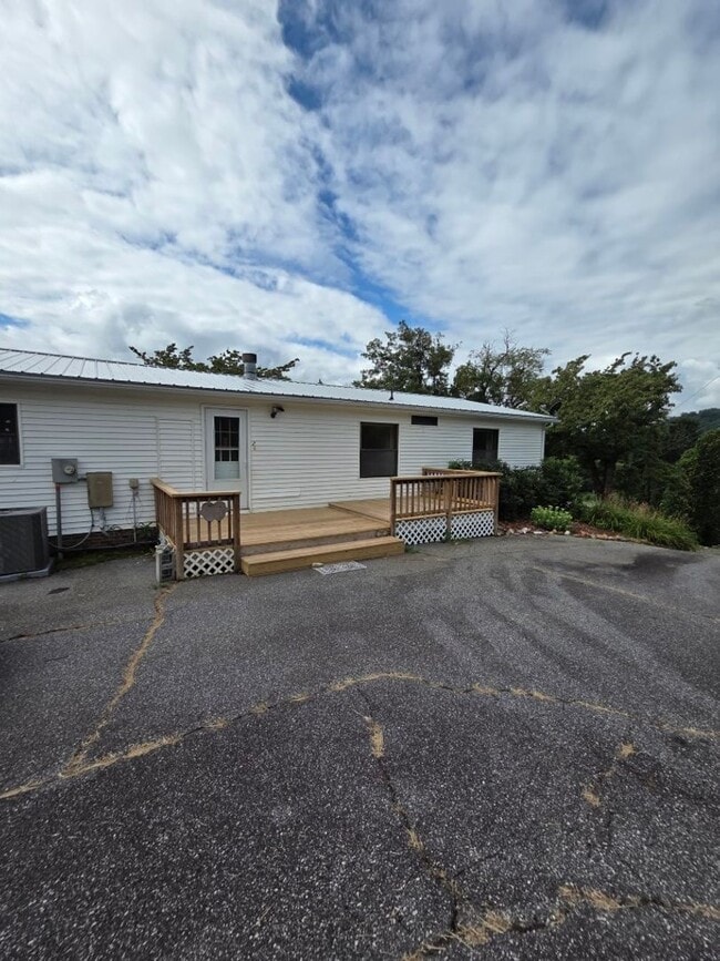 Photo - 83 Sandlin Road House