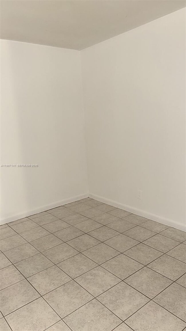 Foto del edificio - 101 NE 41st St