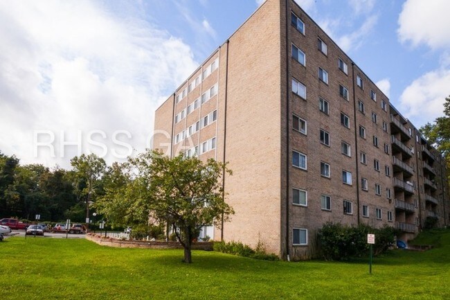 Building Photo - 9250 Edwards Way
