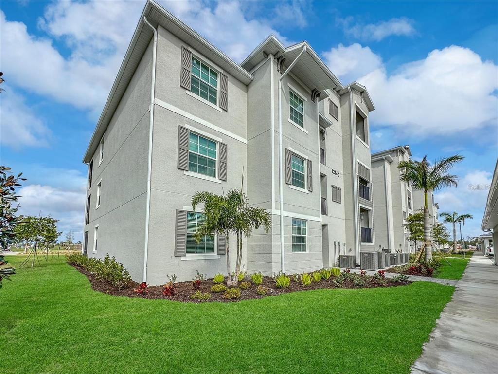 Primary Photo - 12140 Wellen Golf St