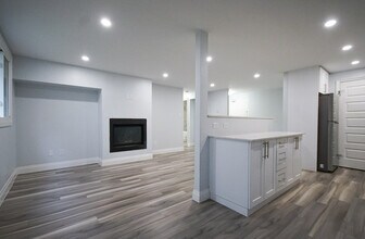 Building Photo - 581 Strasburg Rd