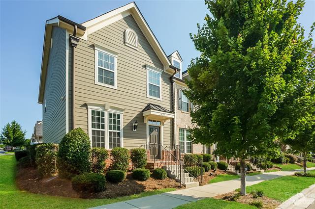 Building Photo - 1628 Lovers Lawn Trace