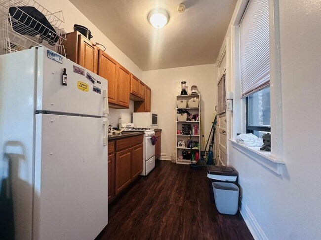 Foto del edificio - 2 bedroom in Chicago IL 60657