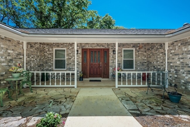 Building Photo - 1209 Oak Ln