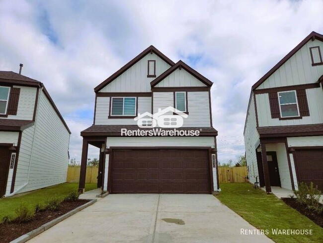 Building Photo - Welcome to your new home nestled in the he...