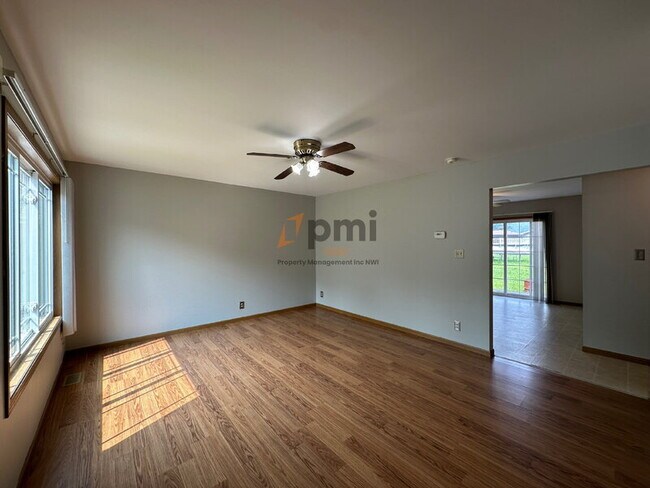 Foto del edificio - 395 Plymouth Rd