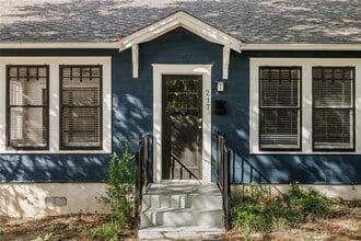 Building Photo - 217 Leland St