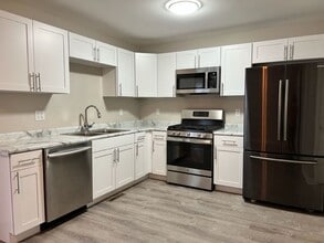 Building Photo - 1805 Dainesway Dr