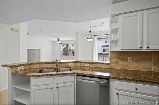 Building Photo - 155 Galicia Way