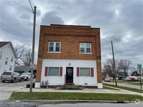 Building Photo - 1063 W 21st St