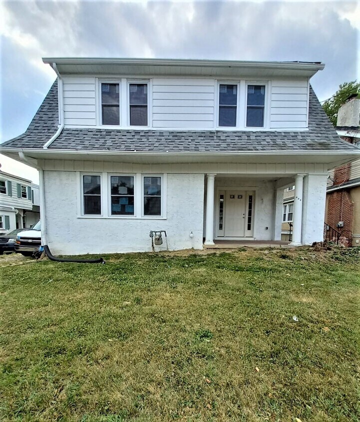 Primary Photo - 452 S 4th St