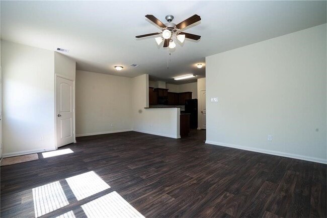 Building Photo - 212 Autumn Berry Ln