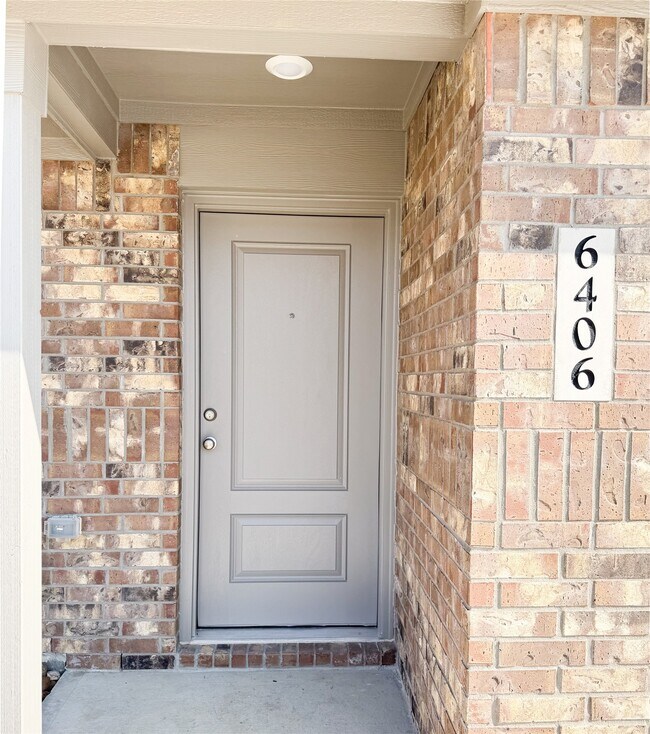 Building Photo - 6406 Begonia Trellis Dr