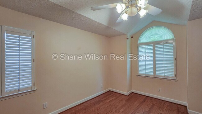 Foto del edificio - Spacious 3-Bed, 3-Bath Townhouse in Dalton