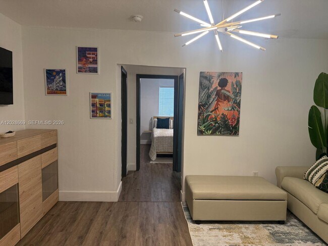 Foto del edificio - 7928 Harding Ave