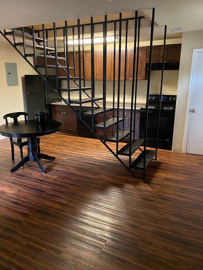 Photo - 509 S Bowen Rd Townhome