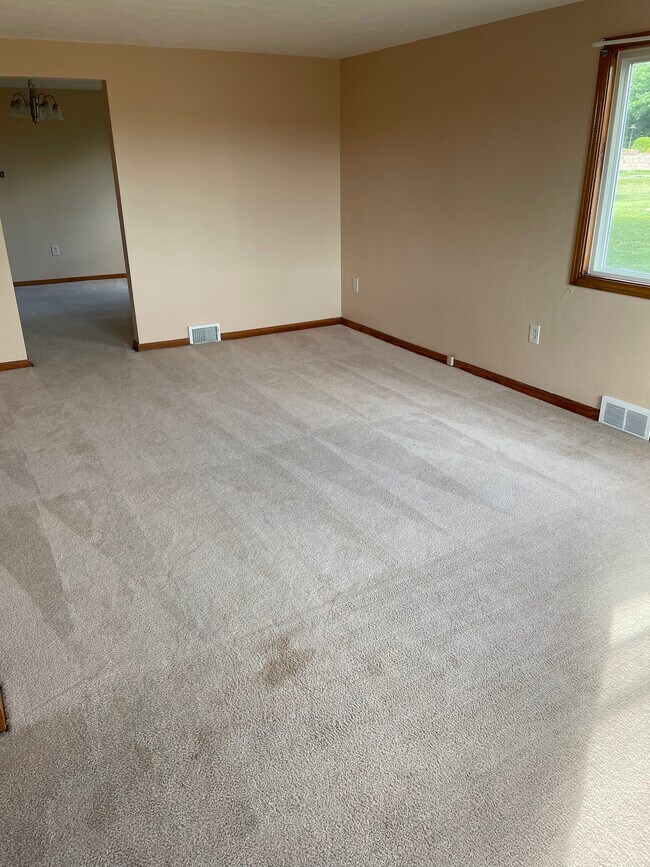 Living Room - 221 Orchard Hill Dr