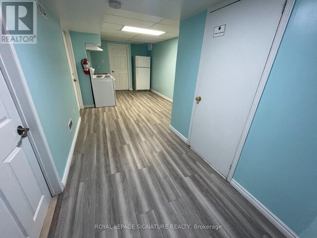 Building Photo - 76 Piperbrook Crescent