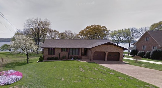 Building Photo - 2065 Linwood Cir