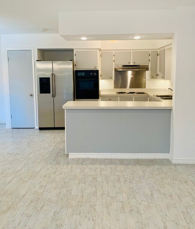 Photo - 7517 Brentcove Cir Apartments