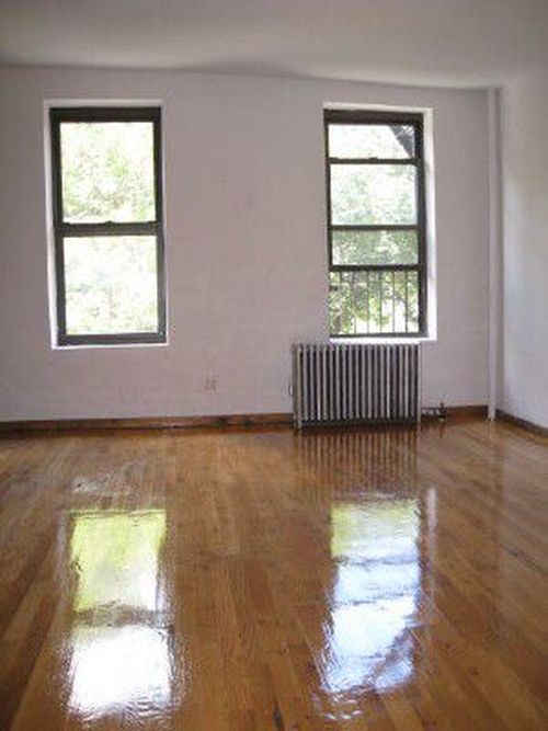Building Photo - 334 E 10th St