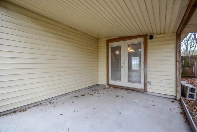 Foto del edificio - 6118 Rockbourne Dr