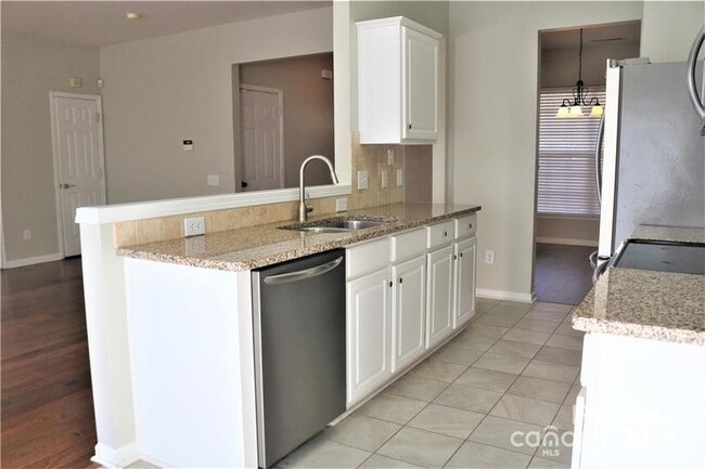 Foto del edificio - 11419 Grove Point Rd