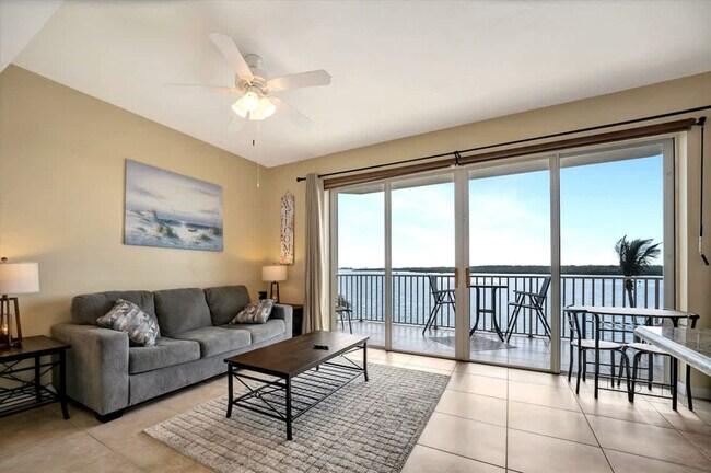 Foto del edificio - 8800 Bay Pines Blvd