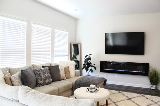 Building Photo - 2115 Belterra Dr