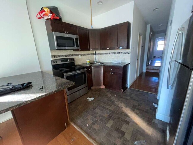 Foto del edificio - Beautiful newly renovated apartment for rent