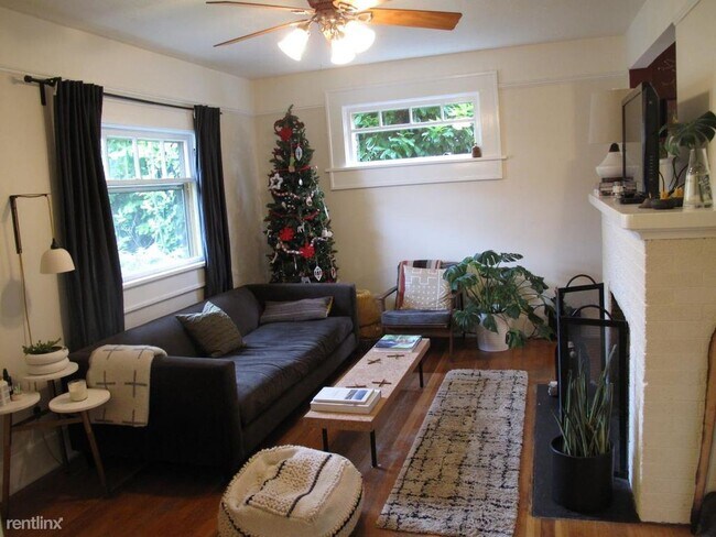 Foto del edificio - 2 br, 1 bath House - 6701 Northeast Garfie...