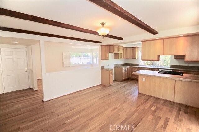 Building Photo - 8008 Woodlake Ave
