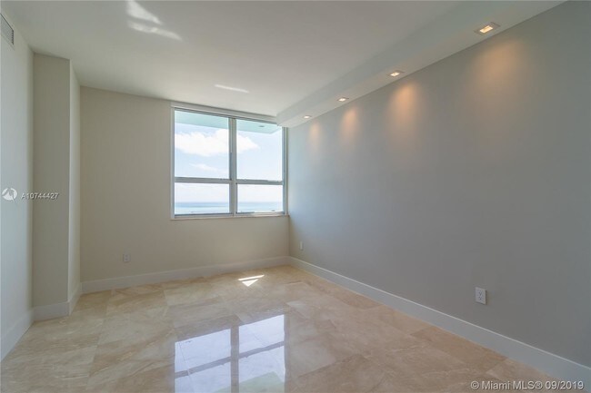Foto del edificio - 650 West Ave