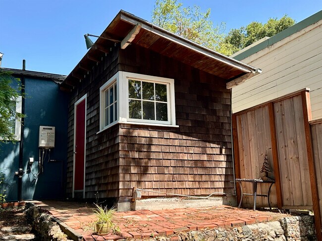 Building Photo - 1908 Napa Ave