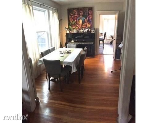 Building Photo - 11 Moraine St